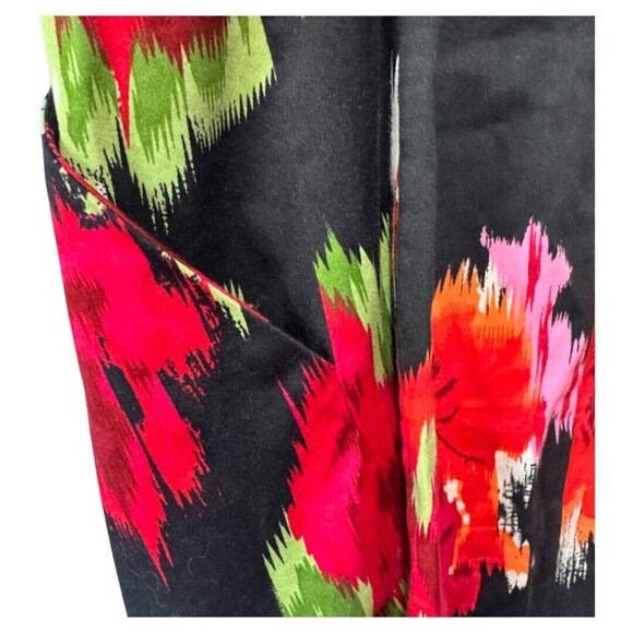 black "Laura Plus" dress with a red and green floral pattern size 22 sleeveless - Picture 5 of 6